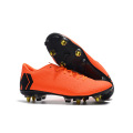 China Lieferant Originalfußball Best Custom Logo Outdoor Stollen Einzelstiefel Fußballschuhe